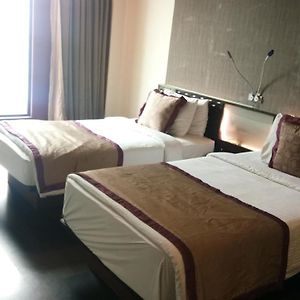 Club Twin Room